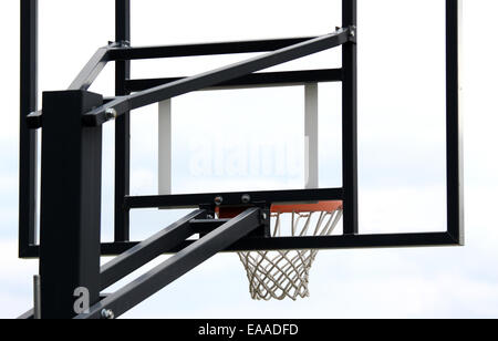 Panier de basket-ball tir de derrière Banque D'Images