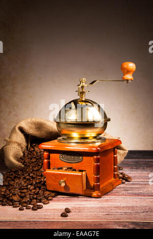 Still Life with café Moulin en bois Banque D'Images