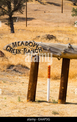 Les conditions de sécheresse près de Tehachapi Pass, dans la longue sécheresse de quatre ans, aux États-Unis. Banque D'Images