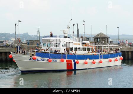 Le Jubilé Reine plein de passagers de quitter le port de Newquay Cornwall England uk,, Banque D'Images