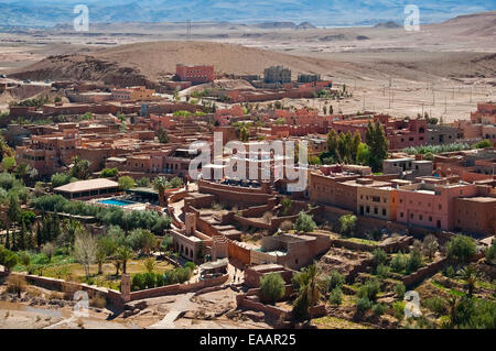 Vue aérienne de horizontale Ait Benhaddou village berbère au Maroc. Banque D'Images