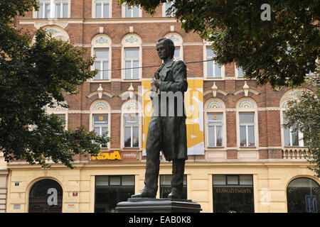 Monument au poète ukrainien Taras Shevchenko à Kinskych Square dans le quartier de Smichov à Prague, République tchèque. Banque D'Images