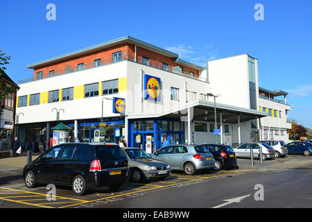 Lidl supermarché, Headley Road, Woodley, Berkshire, Angleterre, Royaume-Uni Banque D'Images