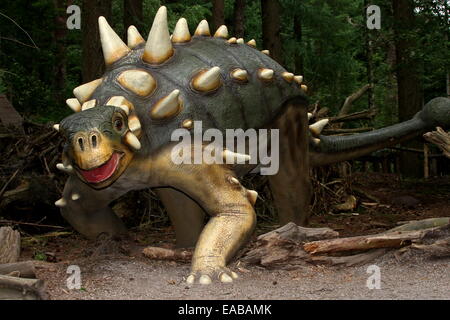 Euoplocephalus, réaliste et en taille à Dinopark statue dino Zoo Amersfoort, Pays-Bas (Crétacé) ère Banque D'Images