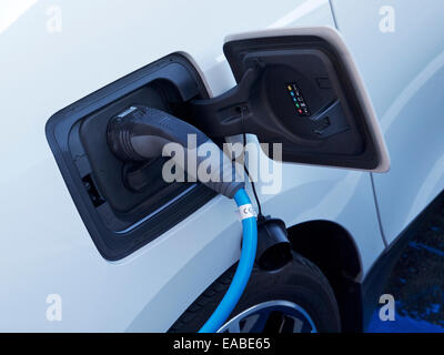 La BMW i3 close up de prise de recharge et bouchon Banque D'Images