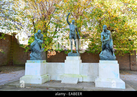 World War Memorial, la Parade, Watford, Hertfordshire, Angleterre, Royaume-Uni Banque D'Images