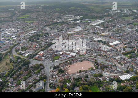 Une vue aérienne du centre-ville de Mansfield, Nottinghamshire, Angleterre. Banque D'Images