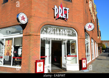 Pret A Manger restaurant, la Parade, High Street, Watford, Hertfordshire, Angleterre, Royaume-Uni Banque D'Images