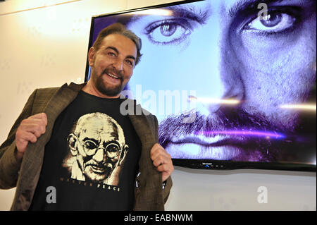 Pilsen, République tchèque. 11Th Nov, 2014. Acteur indien Kabir Bedi, célèbre pour son rôle de Sandokan, est perçue lors d'une conférence de presse à Pilsen, dans le cadre du septième festival international du film d'Juniorfest annuel, la République tchèque, le 11 novembre 2014. Photo : CTK/Alamy Live News Banque D'Images