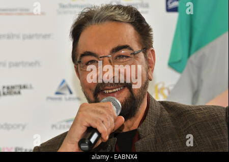 Pilsen, République tchèque. 11Th Nov, 2014. Acteur indien Kabir Bedi, célèbre pour son rôle de Sandokan, est perçue lors d'une conférence de presse à Pilsen, dans le cadre du septième festival international du film d'Juniorfest annuel, la République tchèque, le 11 novembre 2014. Photo : CTK/Alamy Live News Banque D'Images