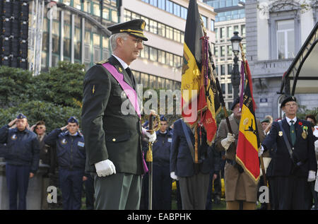 Bruxelles, Belgique. 11Th Nov, 2014. Le roi Philippe de Belgique assiste à la cérémonie du Jour du Souvenir, la commémoration de la Première Guerre mondiale, sur la Tombe du Soldat inconnu à Bruxelles, Belgique, le 11 novembre, 2014. Également commémoré ont été victimes de la Seconde Guerre mondiale et des guerres et des conflits après 1945. Credit : Ye Pingfan/Xinhua/Alamy Live News Banque D'Images