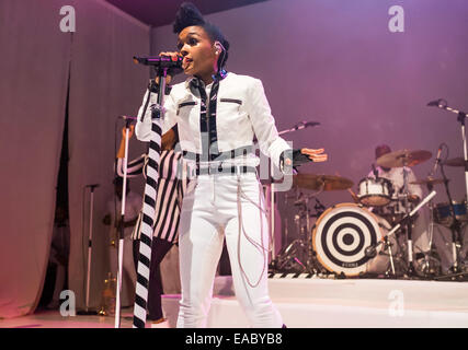 Janelle Monae en live sur scène à l'Institut comprend : Janelle Monae Où : Birmingham, Royaume-Uni Quand : 08 mai 2014 Banque D'Images