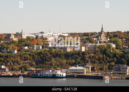 Avis à l'ensemble du sud du fleuve Saint-Laurent à partir de Québec vers Lévis, Canada Banque D'Images