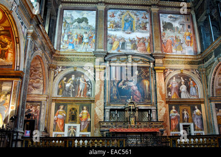 L'Italie, Lombardie, Milan, San Maurizio, l'Église Vue intérieure Fresco Banque D'Images