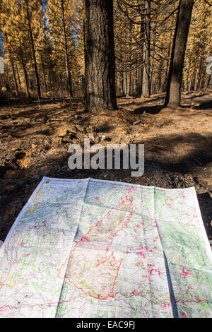 Une carte montrant la zone détruite par le roi incendie qui a détruit 97 717 hectares de la Forêt nationale d'El Dorado, en Californie, USA. Banque D'Images