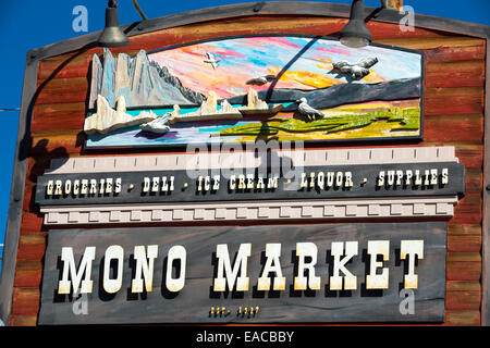 Le Mono Magasin à Lee Vining, Californie, USA. Banque D'Images