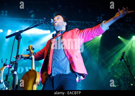 Glasgow, Ecosse, Royaume-Uni. 11Th Nov, 2014. Groupe folk anglais à effectuer chorégraphiques *Glasgow Royal Concert Hall le mardi 11 novembre 2014 - Jon Boden Crédit : John Graham/Alamy Live News Banque D'Images