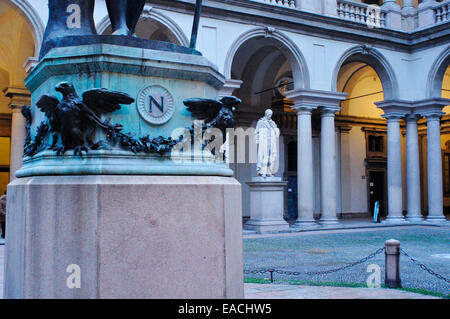 L'Italie, Lombardie, Milan, Brera Art Accademy, Cour Banque D'Images