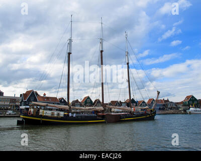 Un touriste junk à Volendam. Banque D'Images