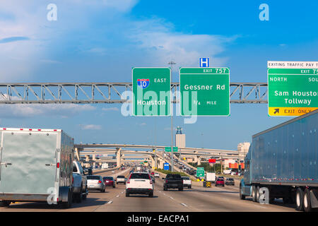 Houston Katy Fwy autoroute interstate 10 trafic au Texas USA US Banque D'Images