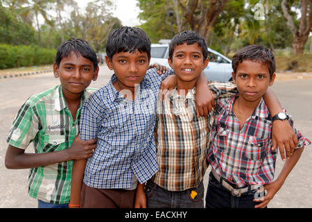 Les jeunes élèves indiens, Mysore, Karnataka, Inde du Sud, Inde, Asie Banque D'Images