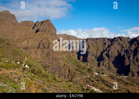 Vue du Mt Cruz de Hilda à Mt Masca et Mt Pico Verde, massif de Teno, Tenerife, Canaries, Espagne Banque D'Images