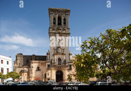 Plaza del Cabildo, église de Santa Maria de la Asuncion, Arcos de la Frontera, province de Cadiz, Andalousie, Espagne Banque D'Images