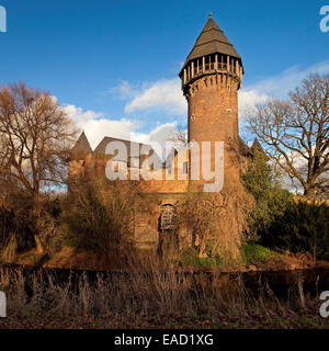 Wasserschloss Burg Linn, un château à douves en Krefeld-Linn, région du Bas Rhin, en Westphalie, Rhénanie-Palatinat, Allemagne Banque D'Images