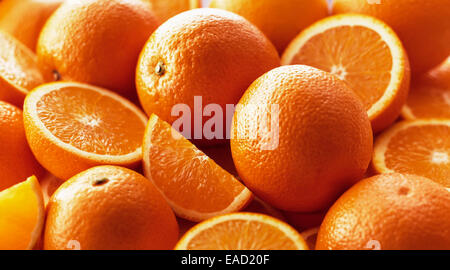 Orange, Citrus sinensis, sous réserve d'Orange. Banque D'Images