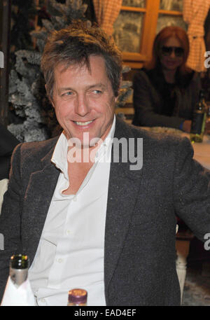 Henndorf près de Salzbourg, Autriche. 11 novembre, 2014. L'acteur britannique Hugh Grant le 11 novembre 2014 à l'ouverture du marché de Noël à Aiderbichl Estate à Henndorf près de Salzbourg, Autriche. Dpa : Crédit photo alliance/Alamy Live News Banque D'Images