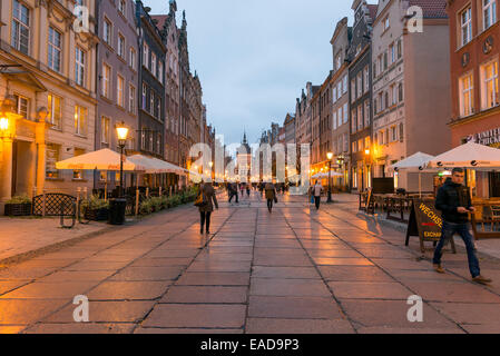 GDANSK, Pologne - 22 octobre 2014 : Golden Gate de la vieille ville, dans la nuit, Gdansk, Pologne Banque D'Images