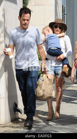 Petit-déjeuner a Hilary Duff avec fils Luca Comrie et mari Mike Comrie, auprès de qui elle a récemment séparés avec : Hilary Duff,Mike Comrie,Luca Comrie Où : Los Angeles, California, United States Quand : 10 mai 2014 Banque D'Images