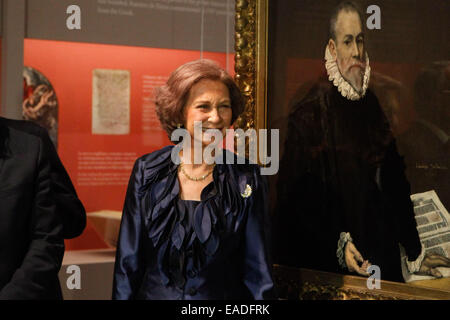 Athènes, Grèce. 12Th Nov, 2014. La Reine Sofia d'Espagne inaugurer l'exposition ''amis et clients d'El Greco à Tolède'' au Musée Benaki, près de la Place Syntagma à Athènes. Aristidis Crédit : Vafeiadakis/ZUMA/Alamy Fil Live News Banque D'Images