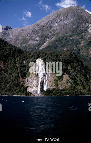 Bowen Falls,Milford Sound,Fiorland National Park, South Island, New Zealand Banque D'Images