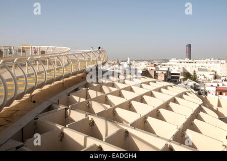 Metropol Parasol structure en bois dans la région de Plaza de La Encarnación, Séville, Espagne, l'architecte Jürgen Mayer-Hermann terminé 2011 Banque D'Images