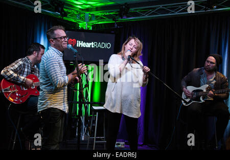 Bala Cynwyd, Pennsylvania, USA. 12 novembre, 2014. Groupe de rock indépendant canadien Étoile effectuer à Radio 145,5 millions aujourd''s Performance Theatre le 12 novembre 2014 à Bala Cynwyd, Pennsylvania, United States. Crédit : Paul Froggatt/Alamy Live News Banque D'Images