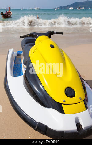 Sur Jetski Patong Beach, Phuket, Thaïlande Banque D'Images