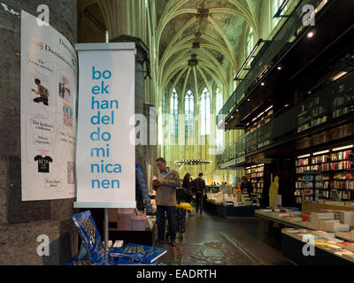 Librairie Selexyz installé dans une ancienne église dominicaine à Maastricht, aux Pays-Bas, en Europe Banque D'Images