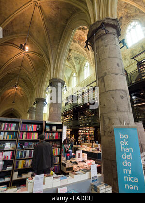 Librairie Selexyz installé dans une ancienne église dominicaine à Maastricht, aux Pays-Bas, en Europe Banque D'Images