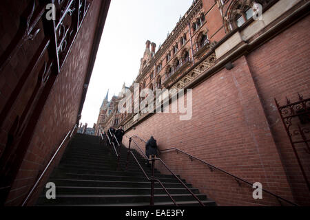 La gare St Pancras, également connu sous le nom de London St Pancras et depuis 2007, St Pancras International, le centre de Londres gare t Banque D'Images