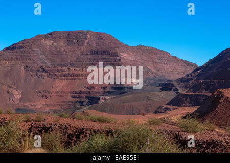 L'extraction de minerai de fer dans la région de Tom Price Banque D'Images