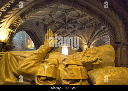Tombe de l'explorateur Vasco da Gama, Mosteiro dos Jerónimos, Monastère des Hiéronymites, Site du patrimoine culturel mondial de l'UNESCO, Belém Banque D'Images