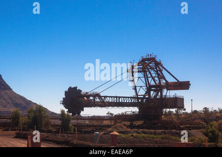 L'extraction de minerai de fer dans la région de Tom Price Banque D'Images