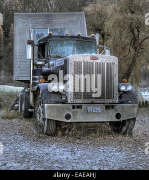 Camion américain mis au rebut, Haiming, Oberland tyrolien, Tyrol, Autriche Banque D'Images