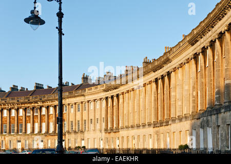 Le Royal Crescent, un bel exemple de l'architecture géorgienne de Bath, England, UK Banque D'Images