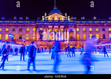 Patinage patinoire, Somerset House, Londres UK Banque D'Images