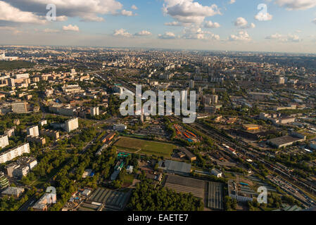 La tour d'Ostankino est une tour de télévision et de radio à Moscou Banque D'Images
