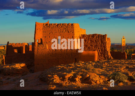 Tinerhir, Tineghir, Tinghi, Coucher du soleil, la vallée de Todra, Gorges de Todra, vieille kasbah, Maroc, Afrique du Nord Banque D'Images