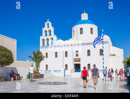 Bue dome et clocher de l'église grecque église Panagia Platsani Théra Oia Santorini Cyclades Iles grecques Grèce Europe Banque D'Images