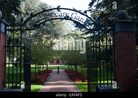 Dans le jardin de fleurs de Shakespeare dans le parc du Golden Gate à San Francisco, Californie. Banque D'Images